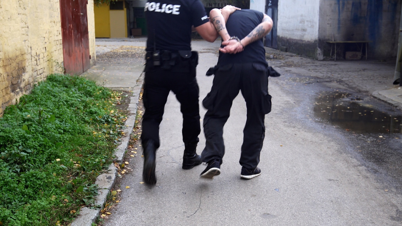 Pointing to the criminal